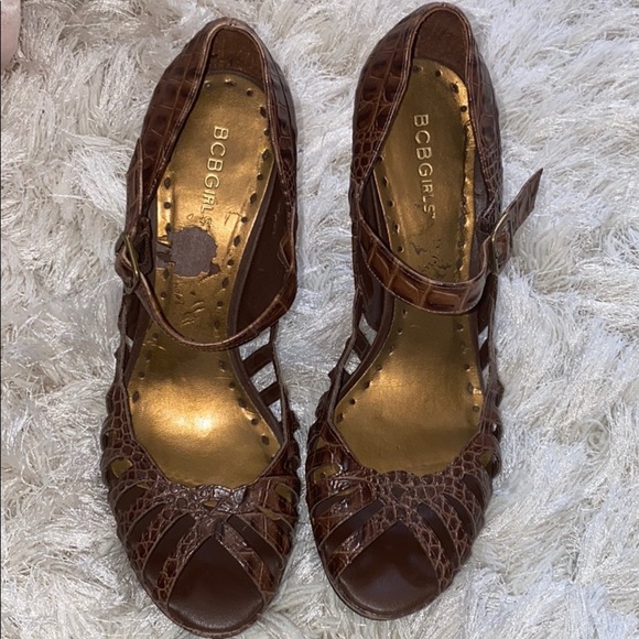 BCBGirls peep toe heels alligator like skin - Picture 2 of 9